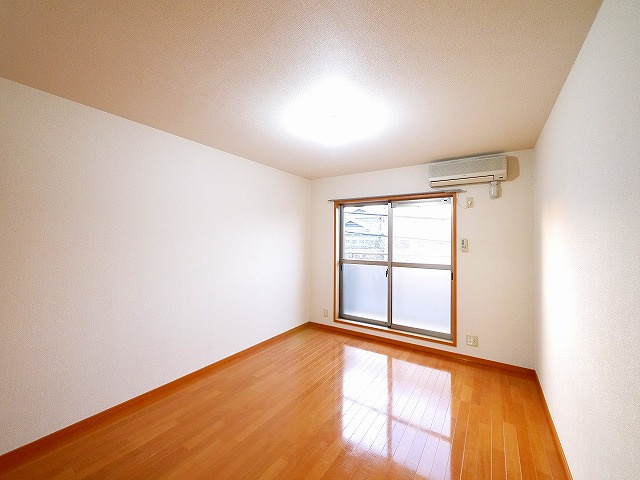 ベルコリーヌ冠山の寝室|使い勝手のいい寝室です