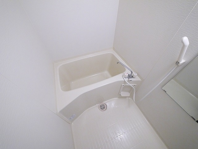 ベルコリーヌ冠山の浴室|きれいなお風呂です