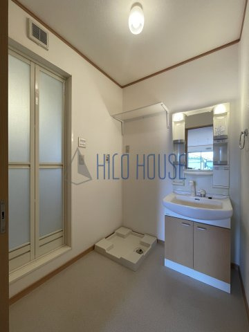 コンフォートレボヌゥールⅡの洗面所