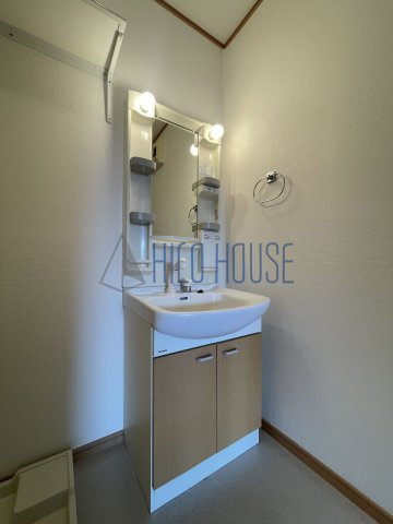 コンフォートレボヌゥールⅡの洗面所