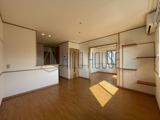 コンフォートレボヌゥールⅡの居間・リビング