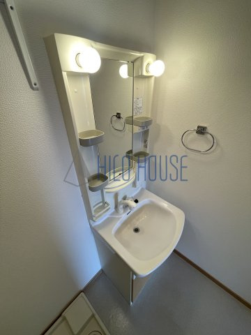 コンフォートレボヌゥールⅡの洗面所