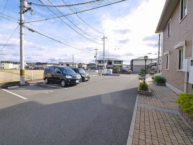 ロハス平城　Ｂ棟の駐車場