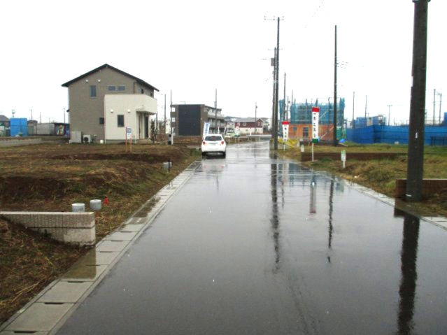 八千代市緑が丘西５丁目　土地　全７区画　人気の「はぐみの杜」内　建築条件なしの前面道路含む現地写真|前面道路含む現地写真です　南側約５．０ｍ公道