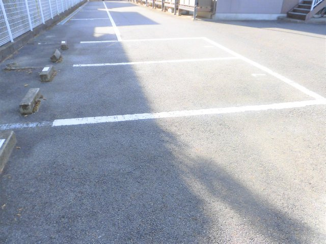 SurplusⅠFullHouseの駐車場