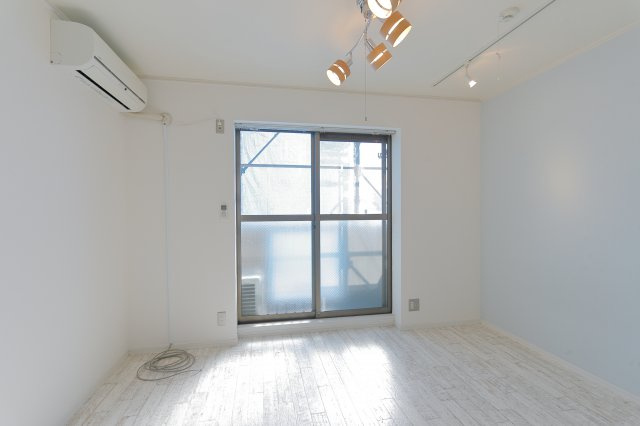 トーシンハイツ葛飾鎌倉の洋室