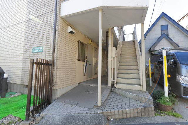 トーシンハイツ葛飾鎌倉のエントランス