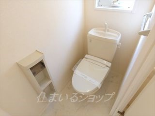 広島市安佐北区口田南７丁目のアパートのトイレ|シャワートイレ・窓あり