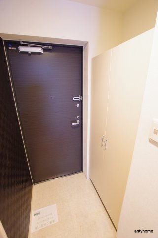 ドルチェヴィータ新大阪　仲介手数料無料の玄関