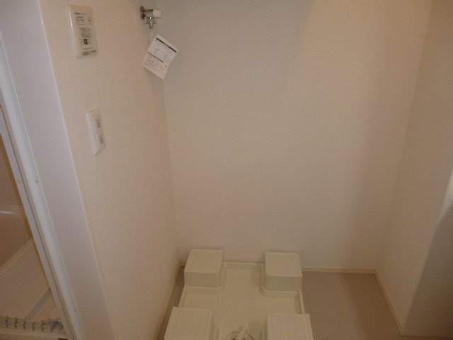 アドラブールＥのその他|洗濯機置場