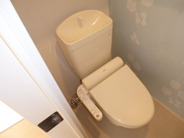 アドラブールＥのトイレ|シャワー付きトイレ