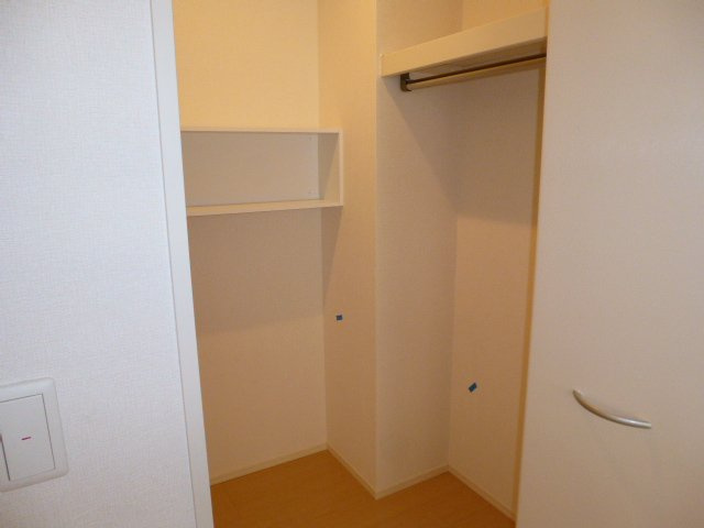 アドラブールＥの収納|ウォークインクローゼット