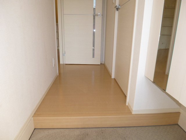 アドラブールＥの玄関