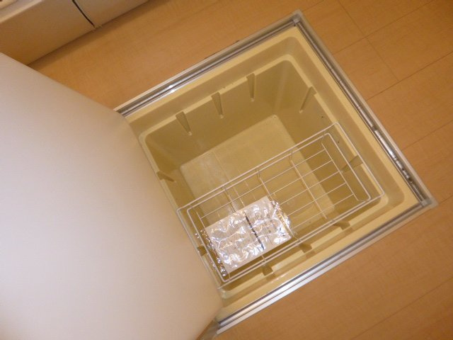 アドラブールＥのキッチン|床下収納