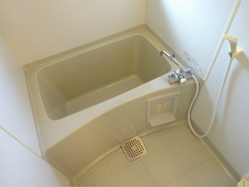 ラヴィーンコートの浴室|落ち着いた空間のお風呂です