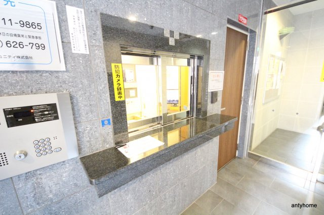レジュールアッシュ梅田イースト　仲介手数料無料のエントランス
