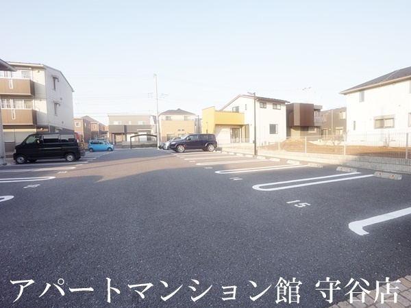 ベル・アジュールⅡAの駐車場