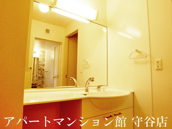 ベル・アジュールⅡAの独立洗面台