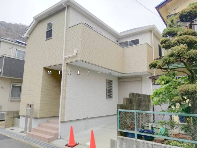 箕面市箕面8丁目　新築戸建