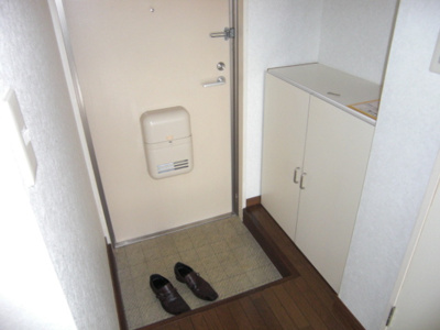 【玄関】 | エスポワール空港 | 同タイプ部屋　現状優先