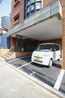 【駐車場】