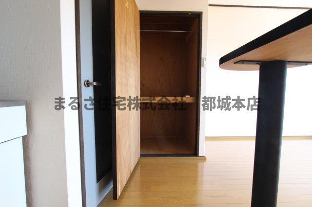 ロワイヤルヒルズ「水道料込み」の収納