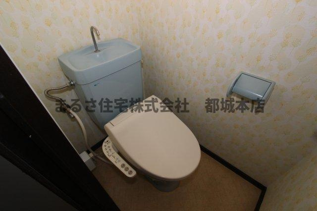 ロワイヤルヒルズ「水道料込み」のトイレ