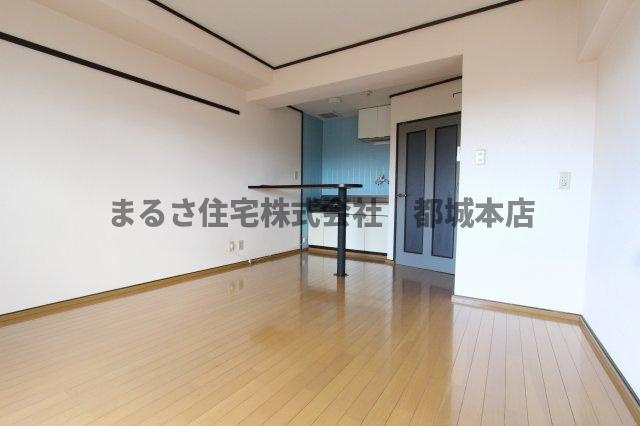ロワイヤルヒルズ「水道料込み」の洋室