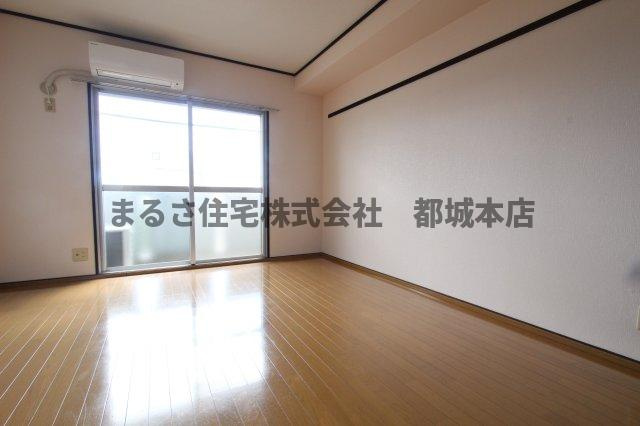 ロワイヤルヒルズ「水道料込み」の寝室