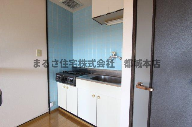 ロワイヤルヒルズ「水道料込み」のキッチン