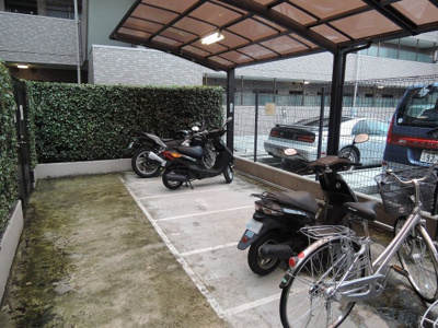 【その他共用部分】 | 武蔵中原パーク・ホームズ | バイク置場