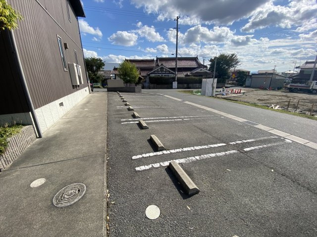 パッサーレ　参番館の駐車場