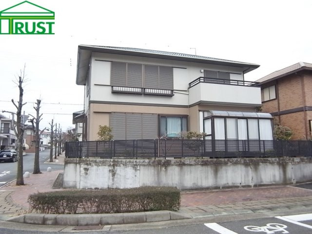 学園東町7丁目中古戸建の外観|サンルームがあり便利です。