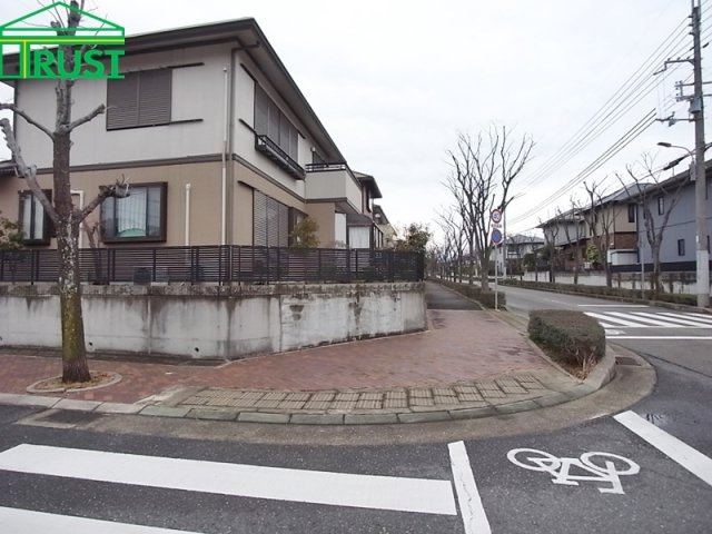 学園東町7丁目中古戸建の前面道路含む現地写真