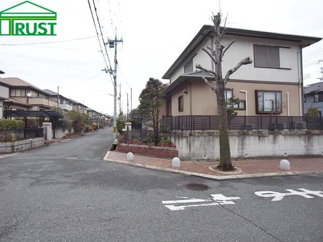学園東町7丁目中古戸建の前面道路含む現地写真