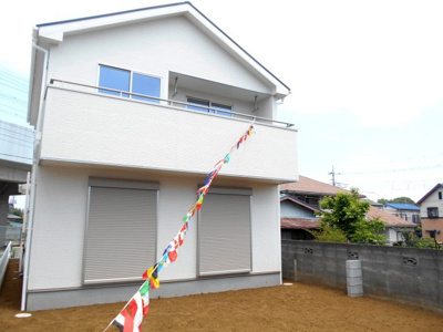 【外観】 | 伊奈町　小室　全2棟　2号棟　63坪　らすと1棟 | 建物外観を気になさる方へ、見た目の良い物件です。らすと1棟。63坪。ローン相談も大丈夫。2590から2490万円に価格変更です。