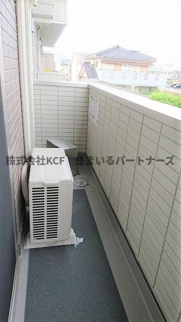 オッツ梅満のバルコニー|開放的で明るい空間を演出してくれるバルコニーです