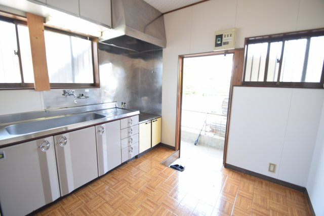 富士見コーポの玄関|ゆとりのあるスペース