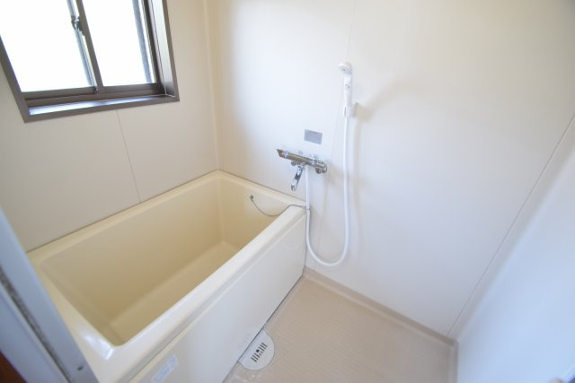 富士見コーポの浴室|給湯式の浴室