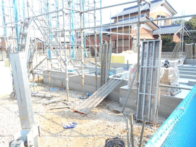 【外観】 | 伊奈町　小室　全2棟　1号棟　50坪 | 外観は落ち着いています。広々敷地シリーズ。