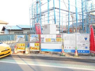 【前面道路含む現地写真】 | 前面道路含む現地写真です。50坪。広々敷地シリーズ。