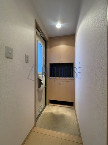 サンモールプラザAの玄関