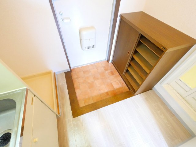 メゾンユーガの玄関|収納もある玄関です