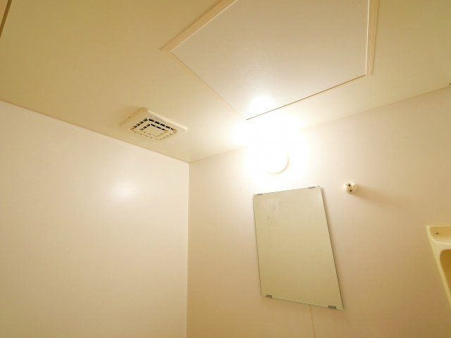 メゾンユーガの浴室