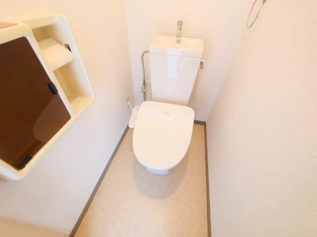 メゾンユーガのトイレ|清潔感のあるトイレです