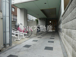 【エントランス】 | 建物の内部です