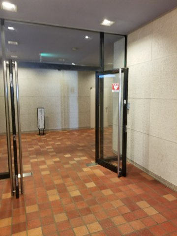 飯田橋ハイタウンのエントランス