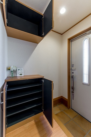 シャレーコーセイ壱番館の玄関