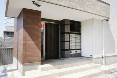 【エントランス】 | AQUE12 | オートロック＆宅配ボックス＆防犯カメラ