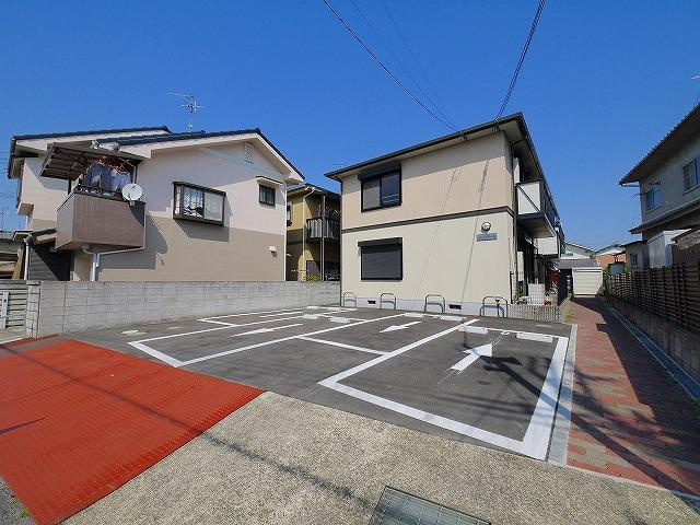 フジアネックスの駐車場|駐車場完備です